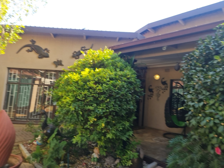 4 Bedroom Property for Sale in Protea Park North West